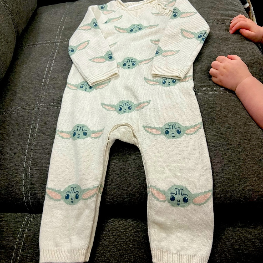 babyGap Baby Yoda Sweater Onesie NWOT 6-12 months